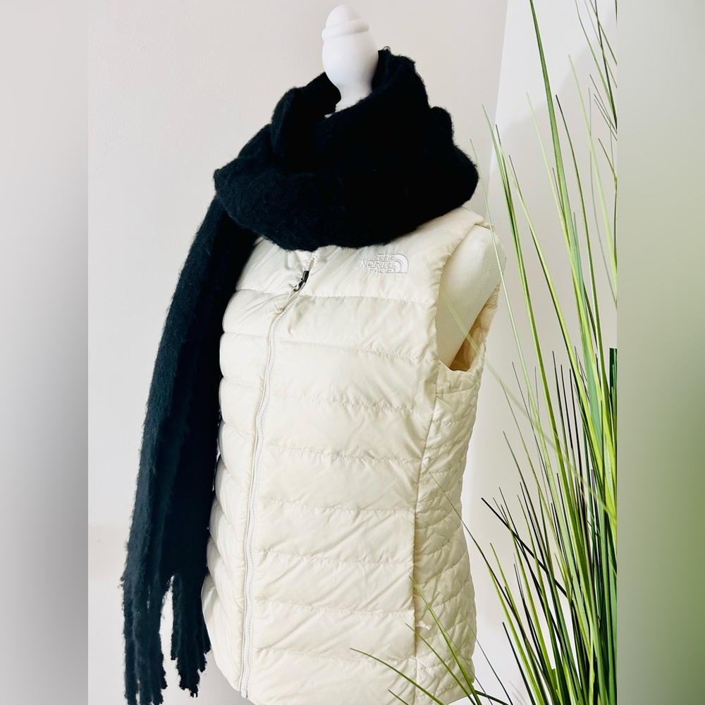 “The North Face” Vest (Vintage White)